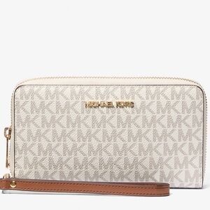 Michael Kors Wristlet Wallet